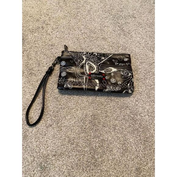 Sak‎ roots wristlet wallet rechargeable battery inside - Picture 1 of 3